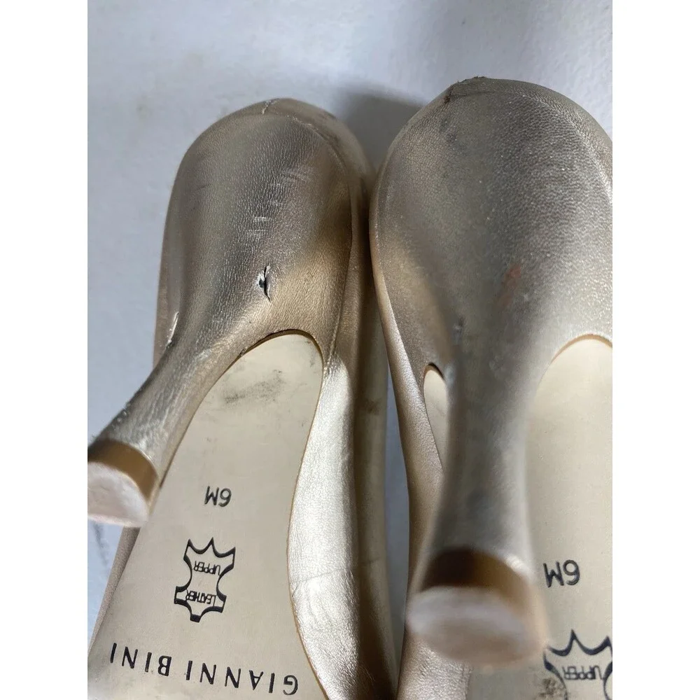 Gianni Bini Venus F.17 Gold Leather Bow Heels Peep Toe Pumps Size 6M 3.75